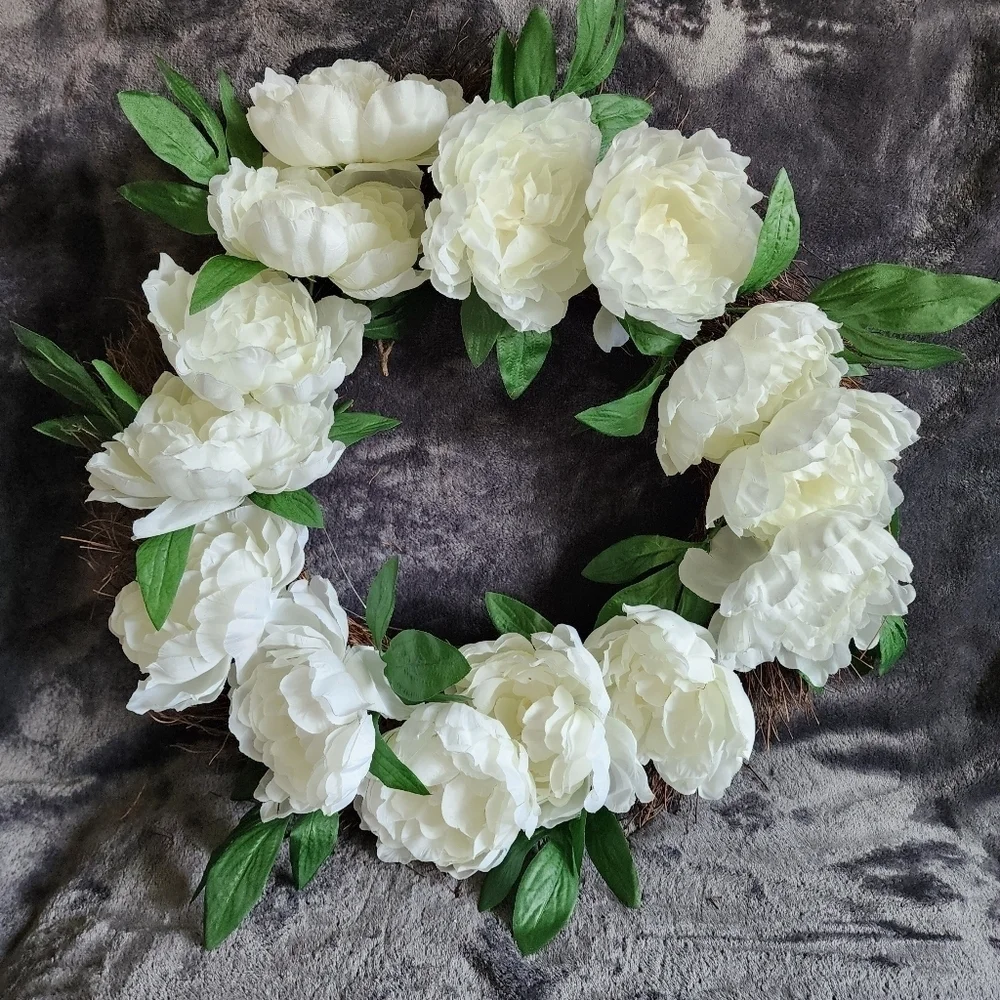 NWT exclusive spring summer white Peony Floral Wreath, 20